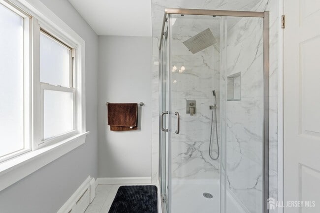 Building Photo - 219 Plainfield Rd