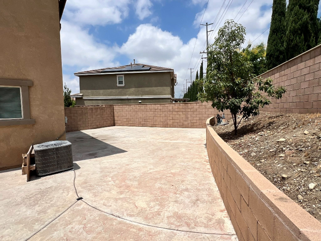 Building Photo - 16760 Meridian Ln