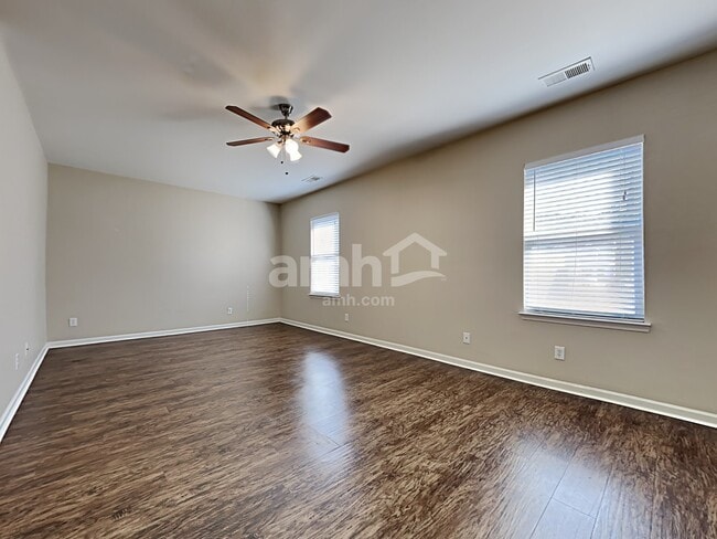 Building Photo - 116 Stoney Creek Way