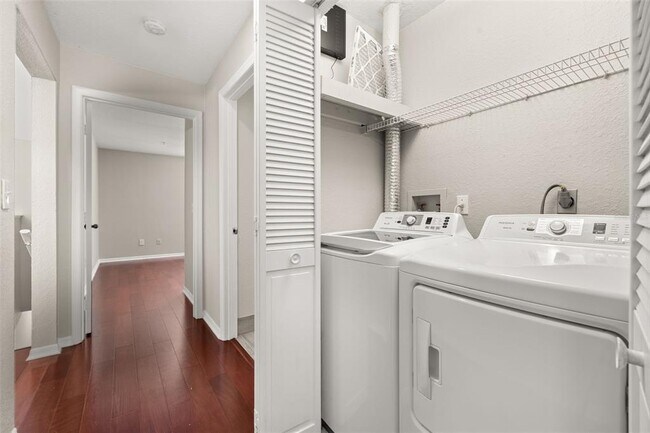 Building Photo - 6324 Raleigh St