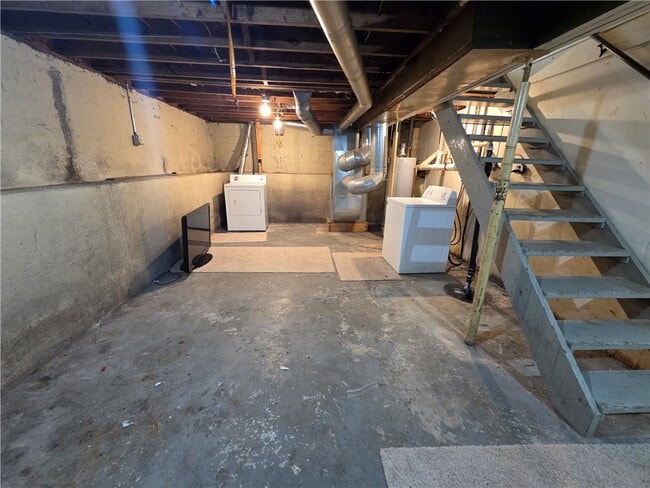 Building Photo - 236 A Allen St