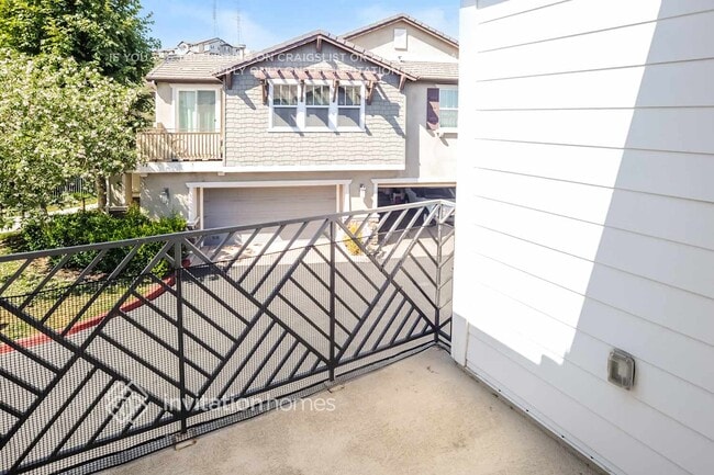 Building Photo - 16730 Nicklaus Dr