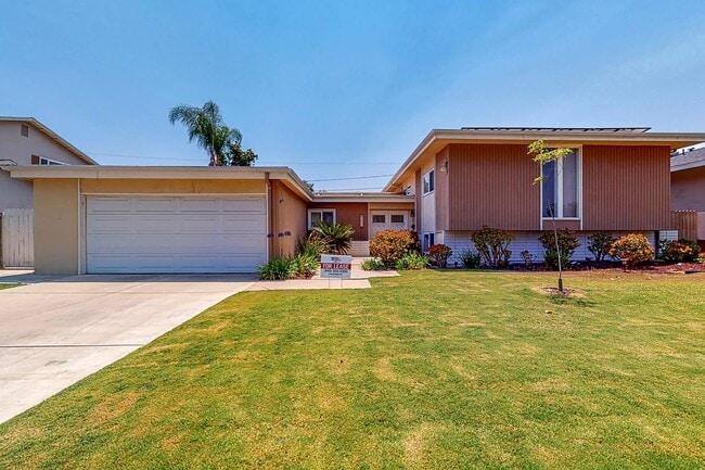 Building Photo - Large Family home - 4 Bedroom / 3 Bath