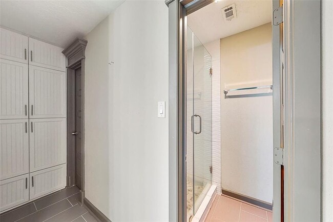 Building Photo - 632 N Eldridge Pky