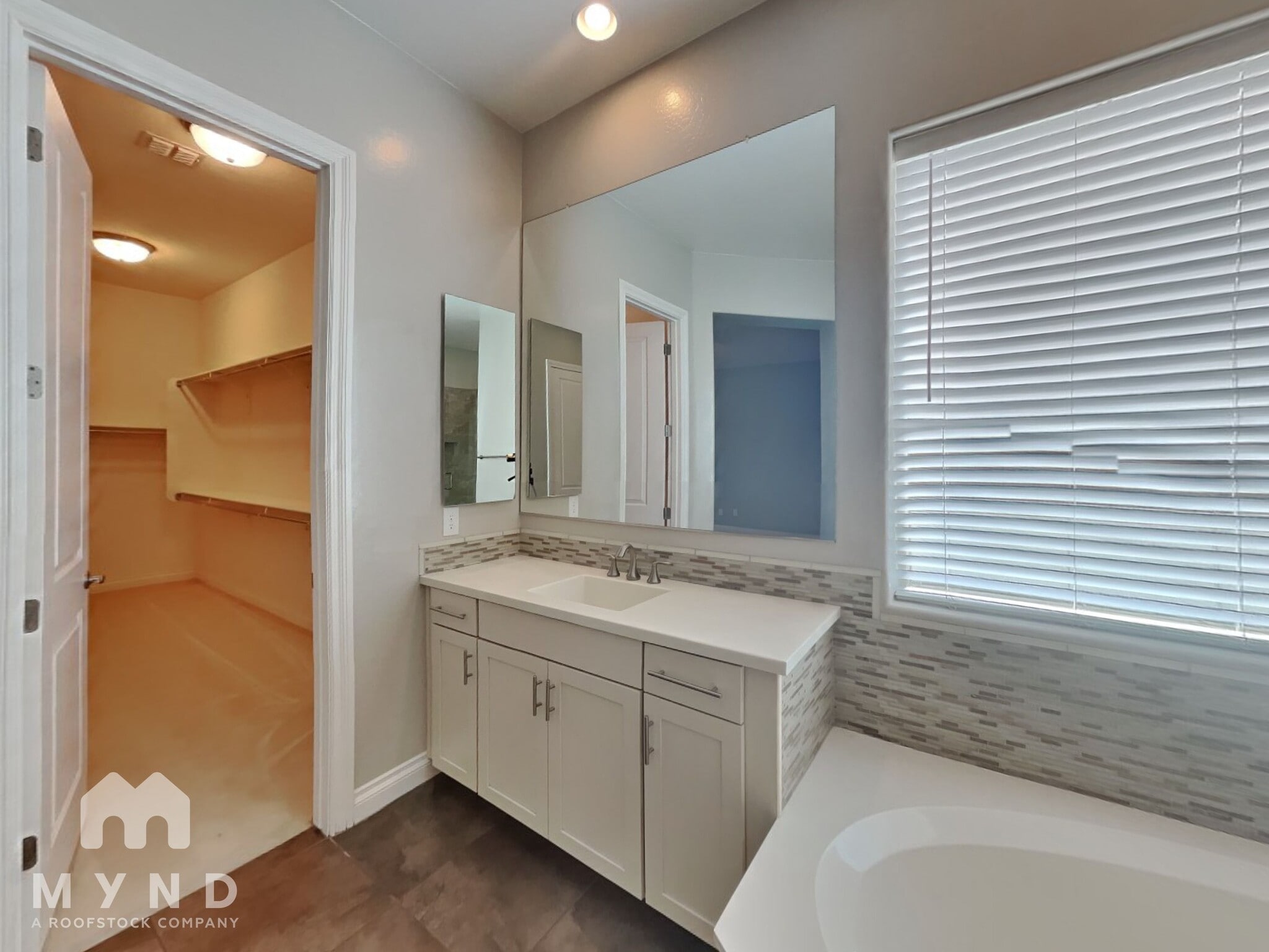 Building Photo - 3690 E Alfalfa Dr