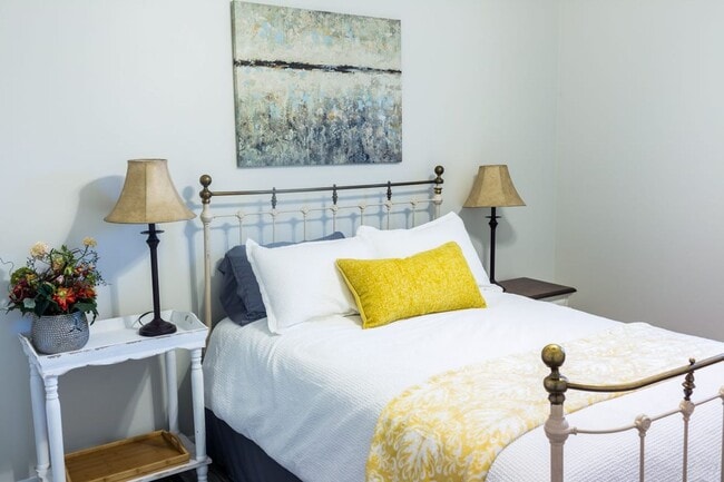 Building Photo - New Listing Alert – Huntsville, AL!