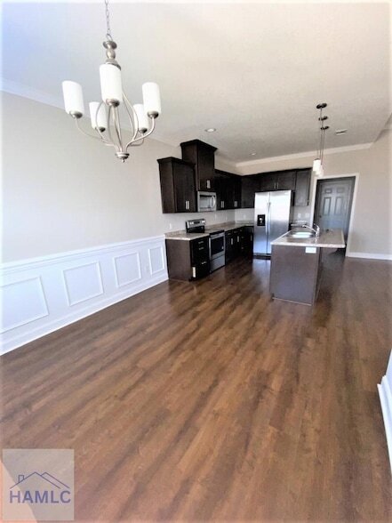 Building Photo - 729 Burke Dr