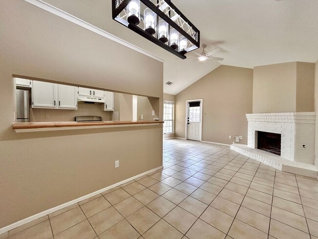 Building Photo - 510 Greenlawn Blvd