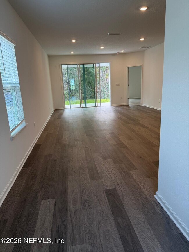 Building Photo - 644 Farmfield Dr