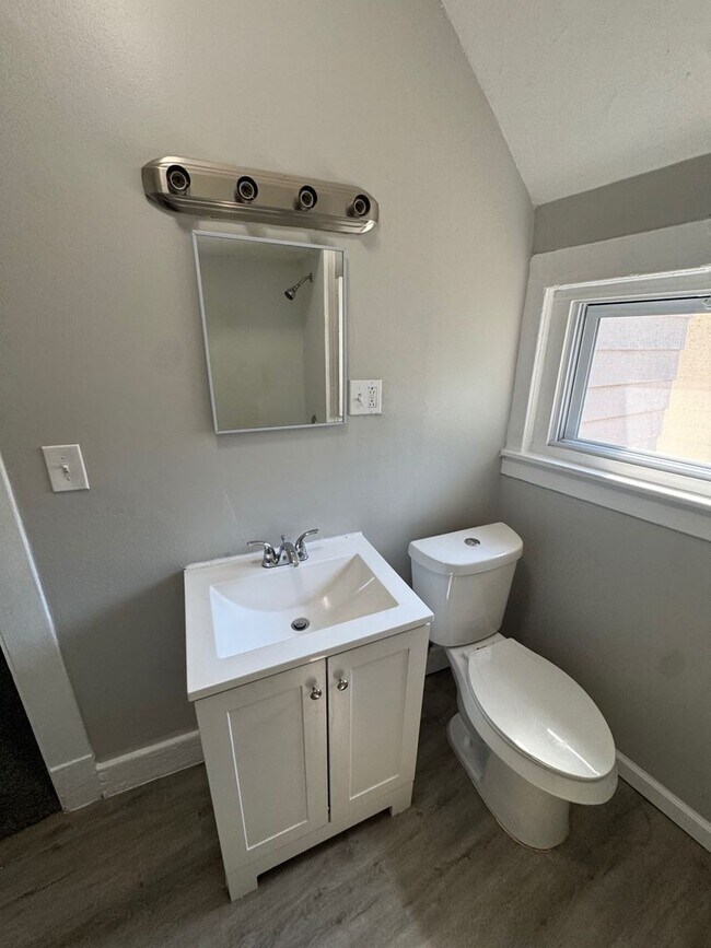 Building Photo - 4068 E 74th St