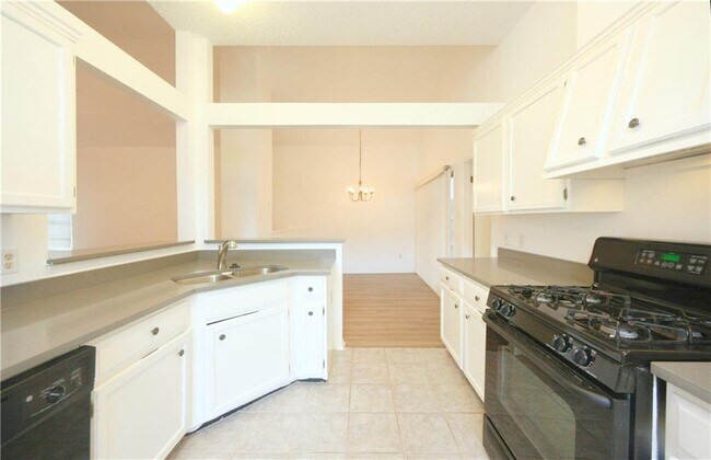 Building Photo - 8200 Cahill Dr