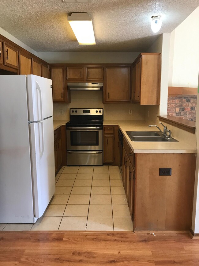 Building Photo - 5620 Brownfield Dr