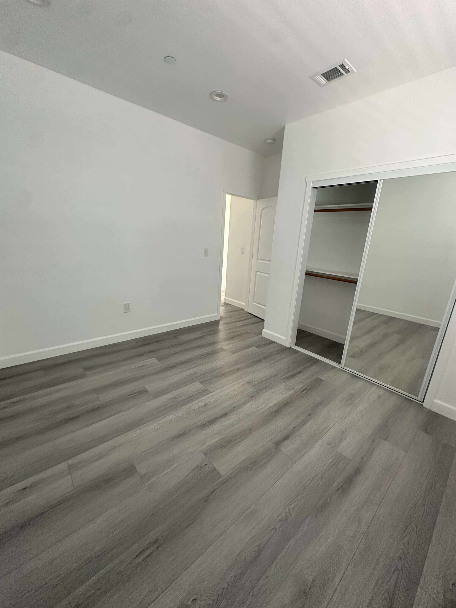 Building Photo - 3832 Temple City Blvd