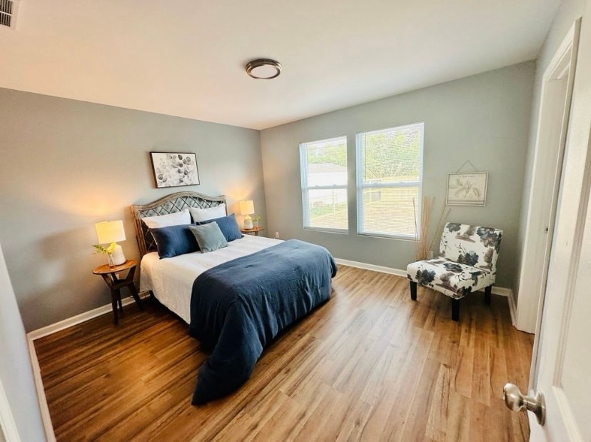 Master bedroom (furniture not included) - 4916 Mecca St