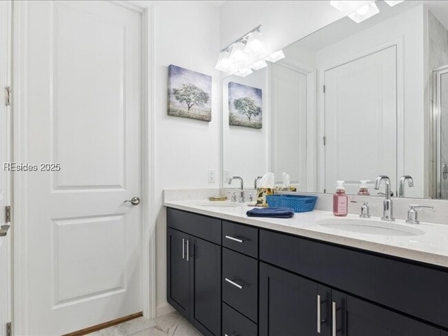 Building Photo - 1388 Good Life Wy