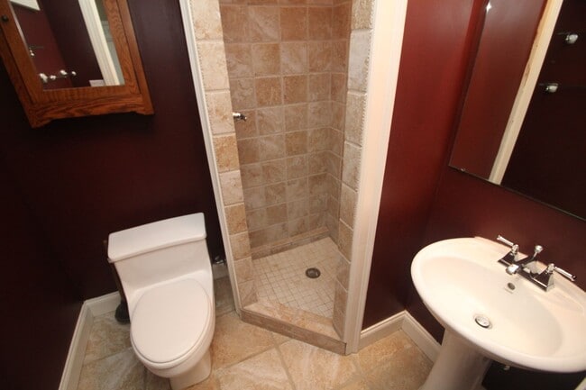 Building Photo - Exceptional Upper Fells 2bd/2ba End Rowhome w/ CAC & Rooftop Deck!--Available 7/15