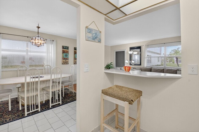 Building Photo - 359 Saxony Trail