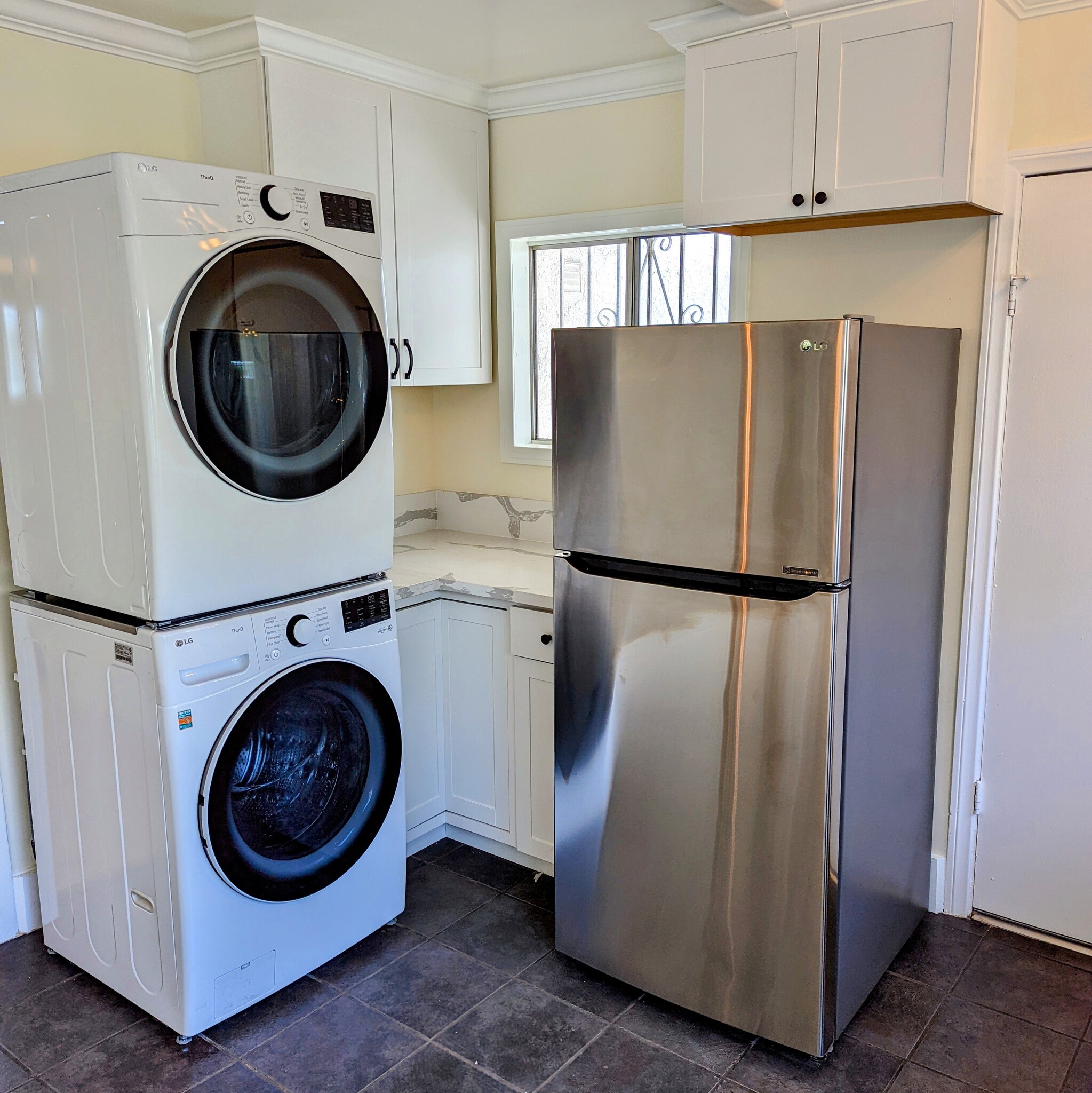 Washer and dryer - 2852 S Palm Grove Ave