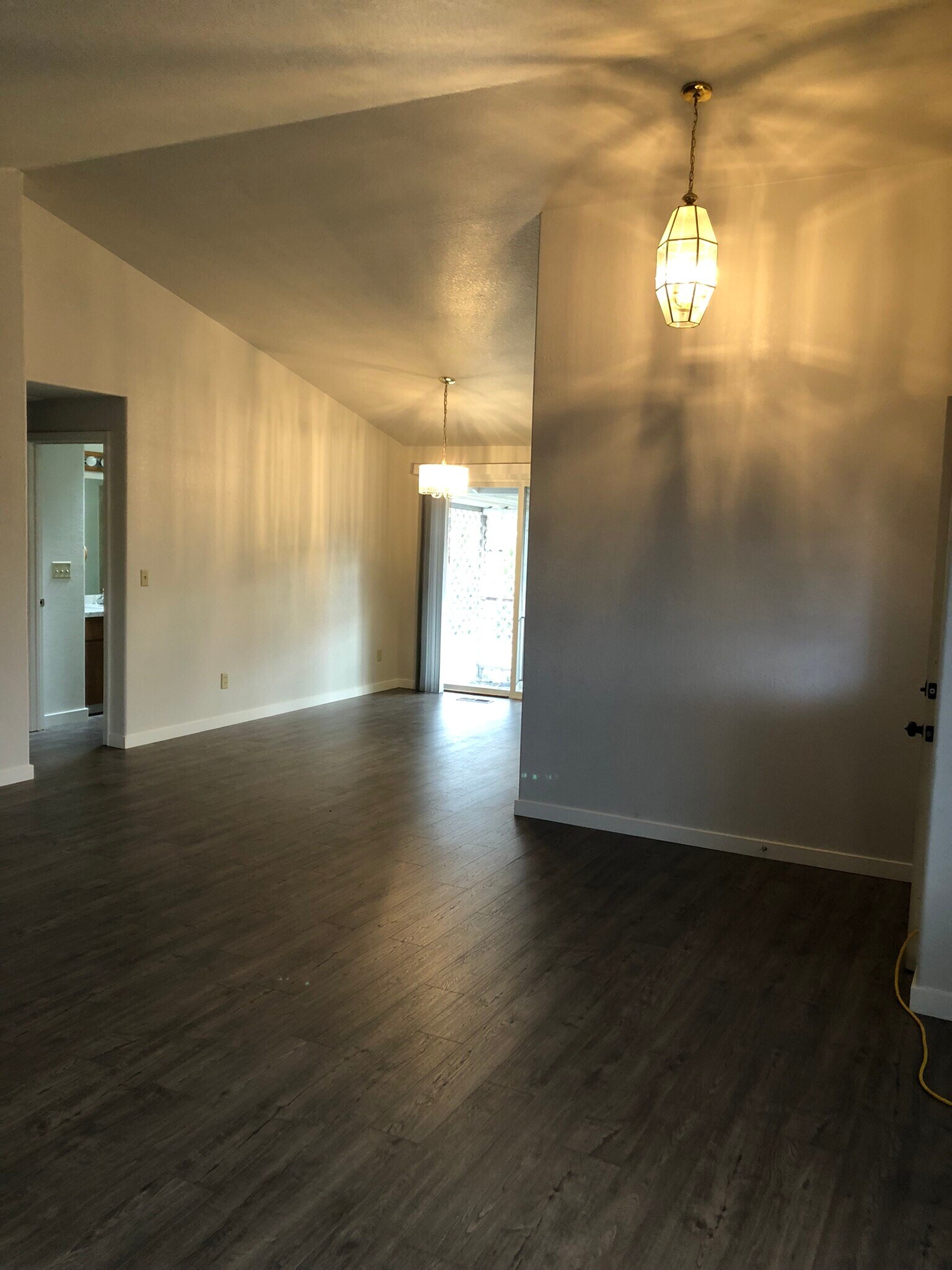 Building Photo - 1372 Glengrove Ave