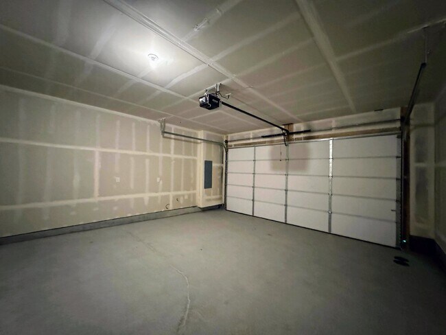 Building Photo - 7022 Doncaster Ct