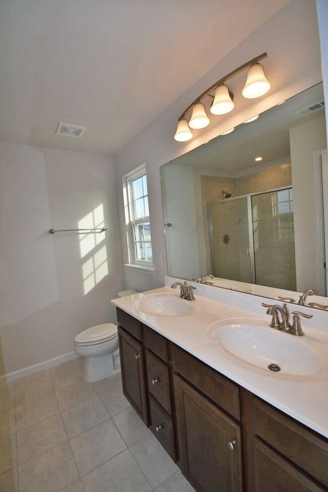 Building Photo - Gorgeous 4BR/2.5BA home in Three Rivers, triple Rockvale schools, neighborhood pool!