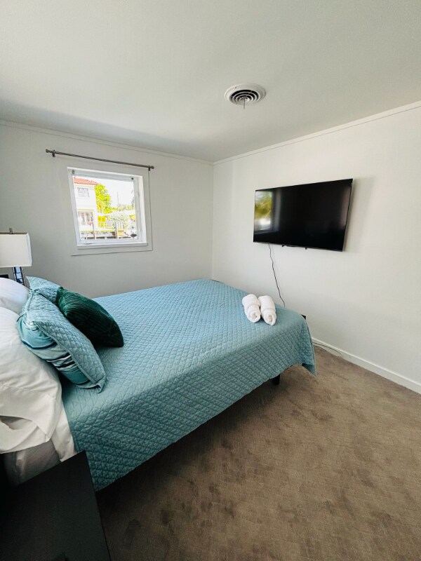 Building Photo - 2321 SE 15th St