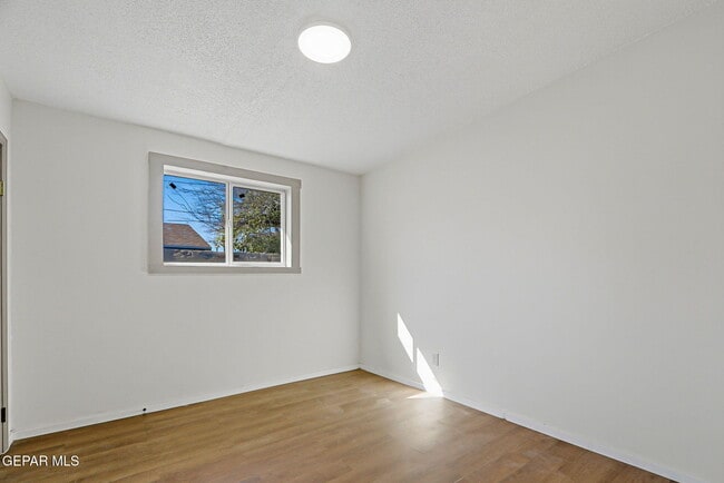 Building Photo - 1105 N Clark Dr