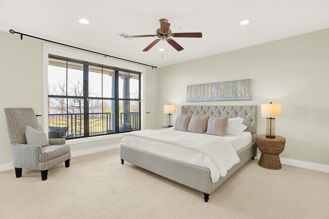 Building Photo - 358 Island Dr