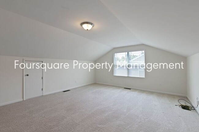 Building Photo - Single Family Home | 2nd Floor Bonus Room ...