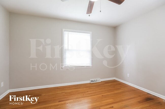 Building Photo - 10510 W 90th St