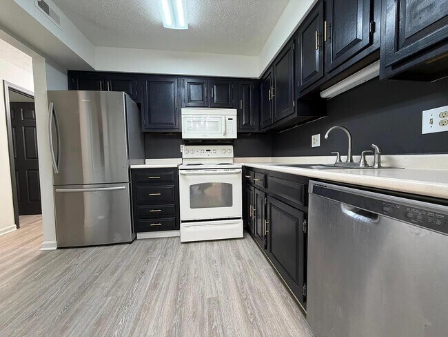 Building Photo - 5285 Portland St