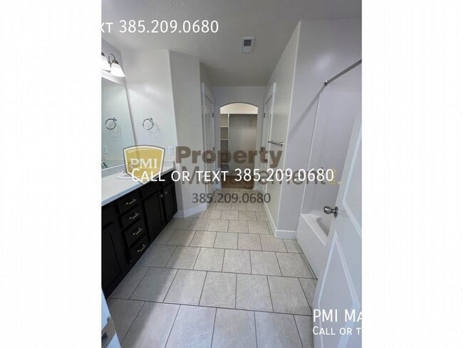 Building Photo - 291 W 590 N