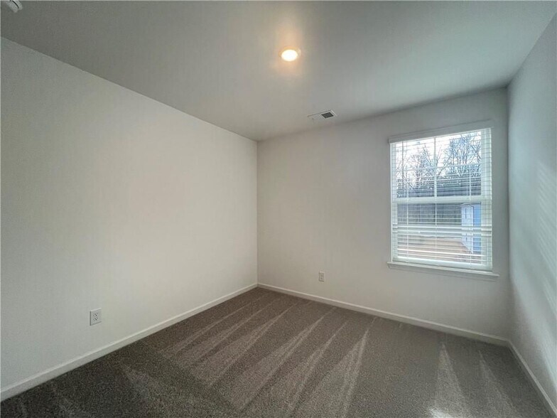 Building Photo - 273 Blue Dragon Dr