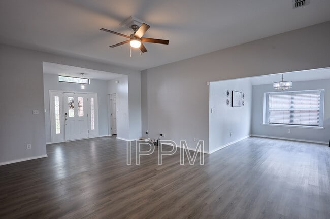 Building Photo - 1813 Lazy Lake Dr