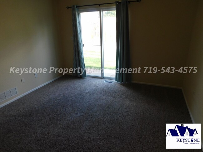 Building Photo - Northside  2 Bedroom/ 1 Bath/1 Car Garage  Patio Home $1600/$1600