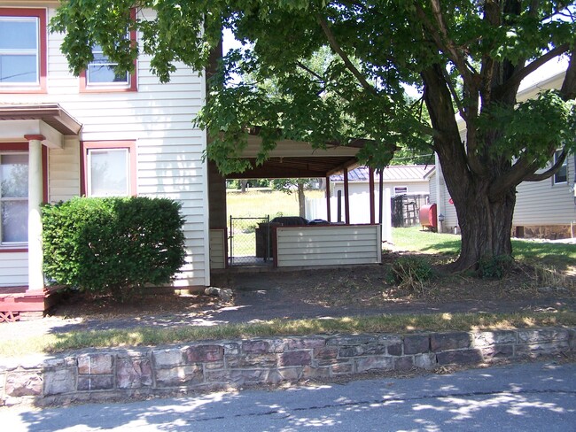 Building Photo - 305 E Water St