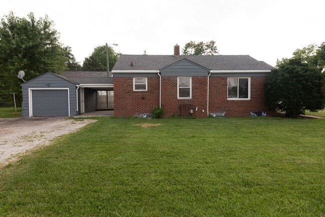 Building Photo - 2 Bed 1 Bath Home located in Warren Township
