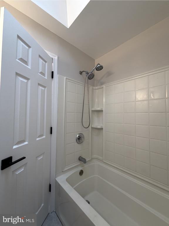 Building Photo - 3628 Genesee Dr