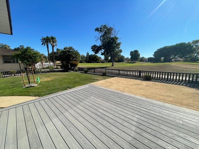 Building Photo - 3 Bed 3 Bath Ridgemark Home - Golf Course ...