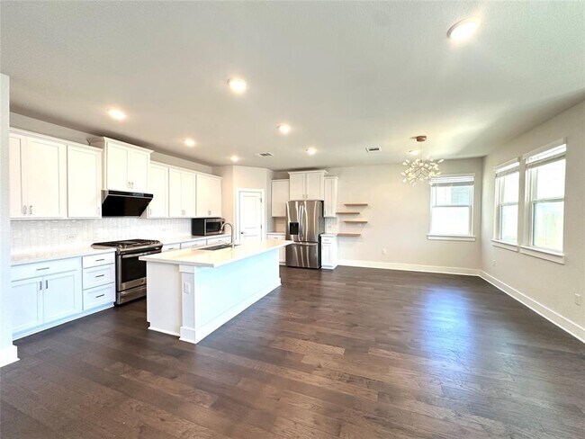Building Photo - 15701 Ellinger Dr