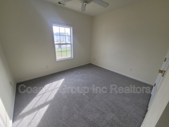 Building Photo - 620 Annaka Loop