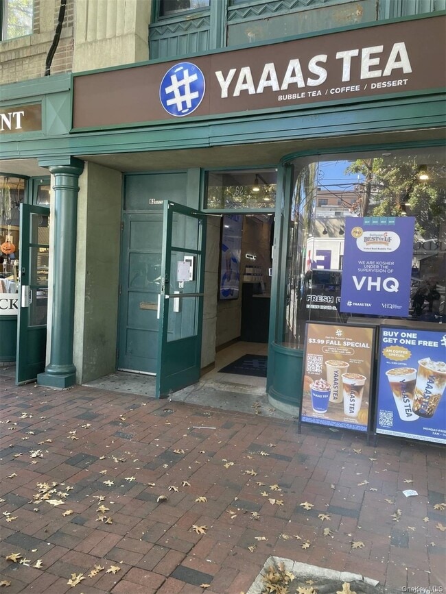 Building Photo - 62 Middle Neck Rd