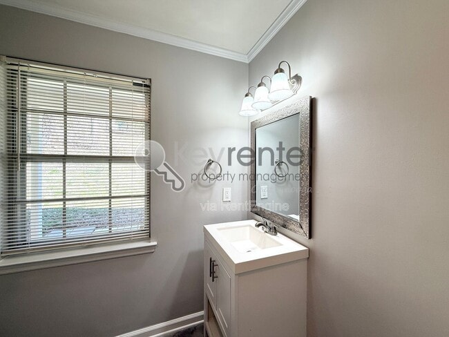 Building Photo - 809 Trotter Ln