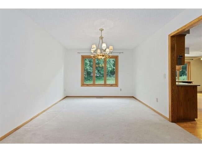 Building Photo - 7140 Willow View Cove