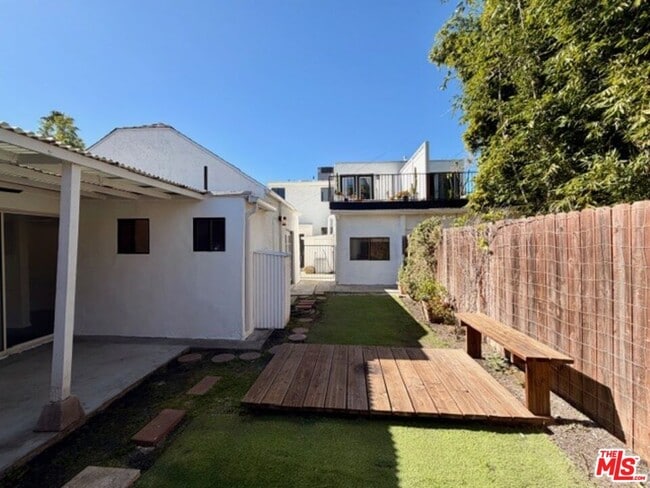 Building Photo - 540 Huntley Dr