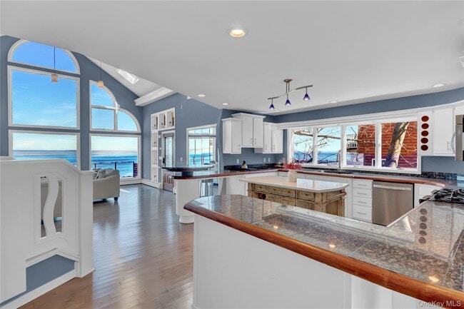 Building Photo - 45 Culross Dr