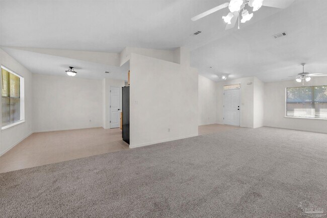 Building Photo - 9568 Brentwood Blvd