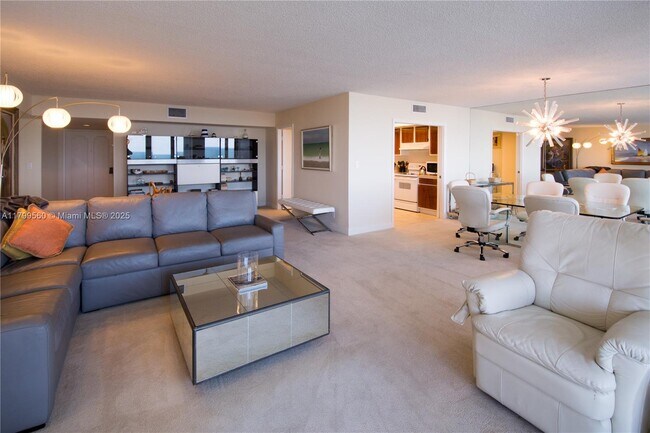 Building Photo - 2200 S Ocean Ln