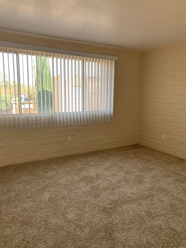 Building Photo - Tucson2875