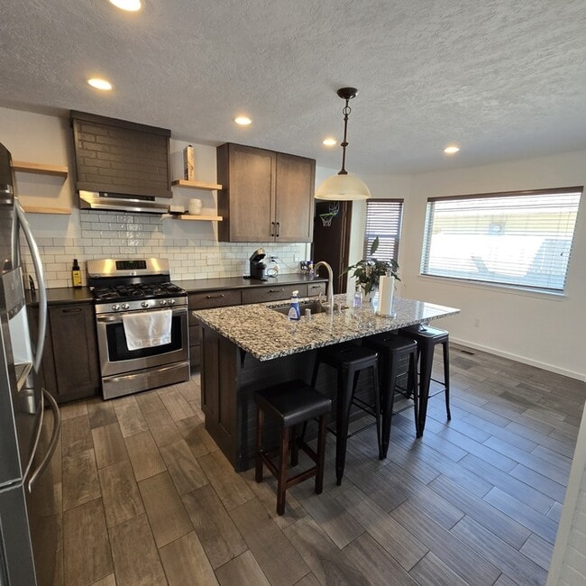 Building Photo - 1048 Monte Largo Dr NE